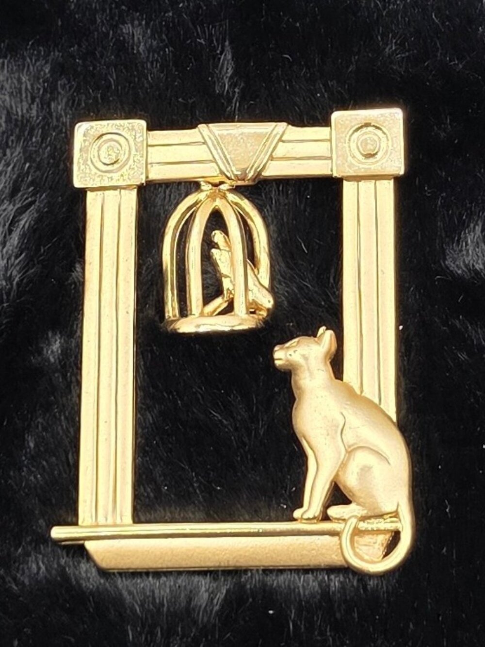 Vintage JJ Jonette Brooch Cat Looking at Dangling Bird In Cage Sitting in WIndow